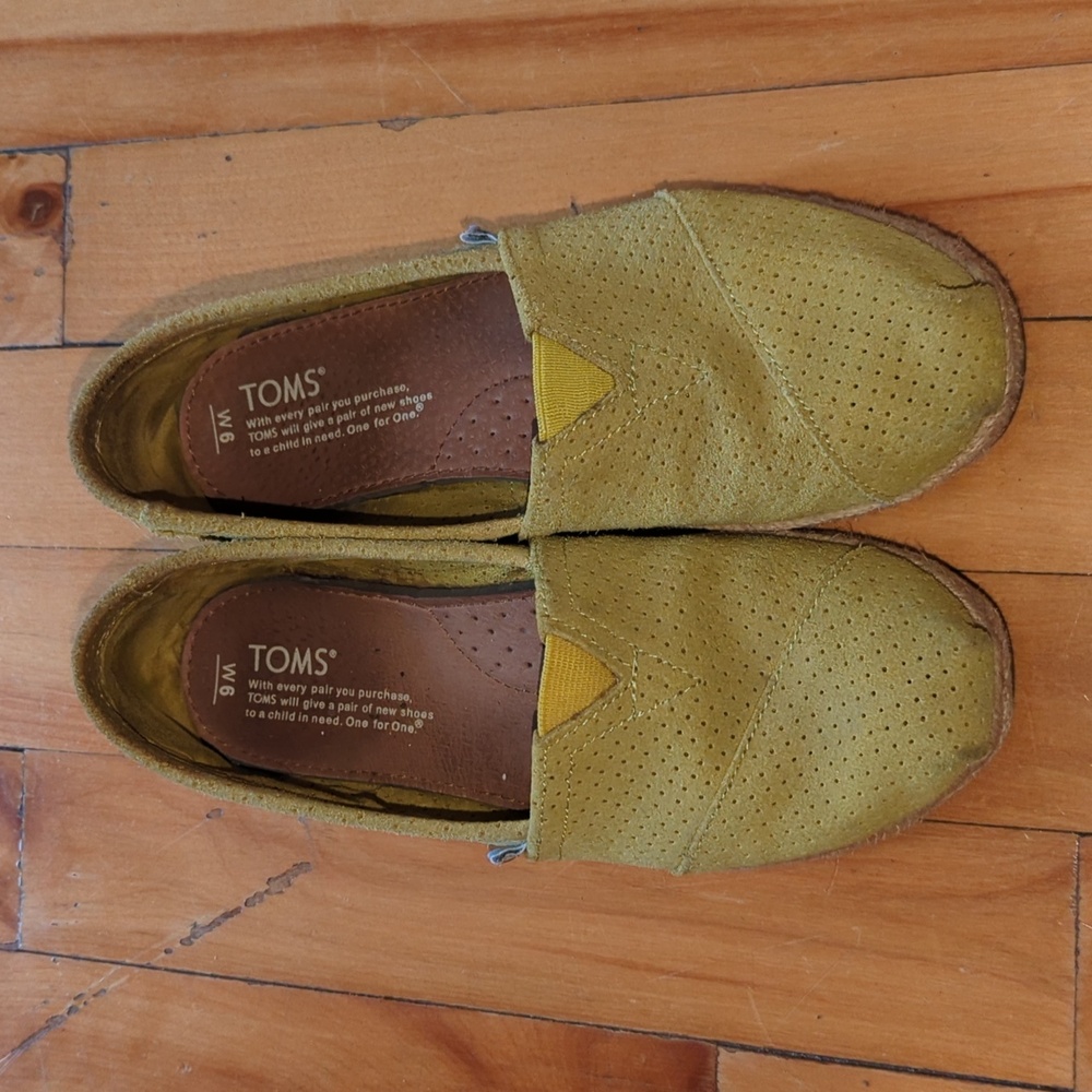 TOMS Women's Lime Green Perforated Suede Espadrille Loafer Slip Ons